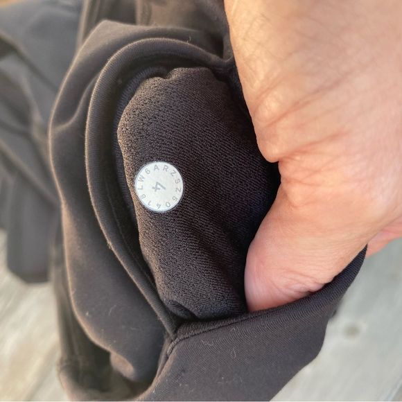 LuluLemon black leggings size 4 - Picture 11 of 11